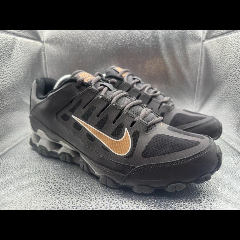 RARE 🚀‎ Size 10.5 Nike Reax 8 TR Mesh Black Metallic Gold US 621716-007
